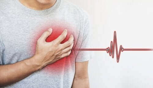 elektrokardiyogram çektiren kalp hastası