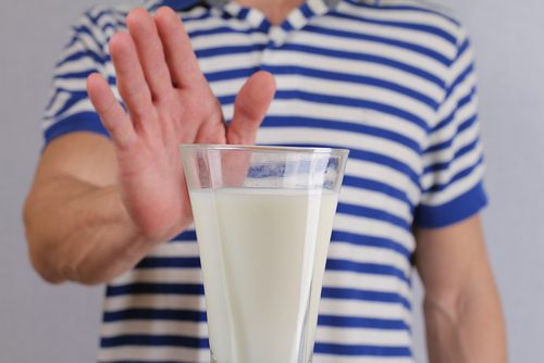 bir bardak süt el adam laktoz intoleransı