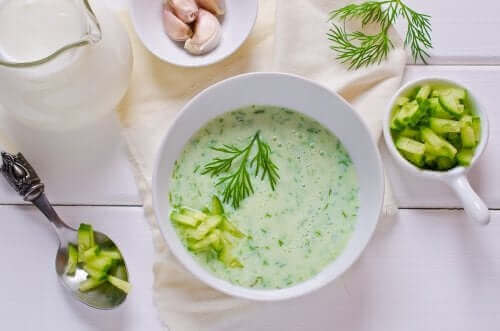 Salatalık ve Avokado Çorbası