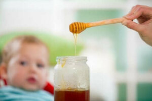 Botulizm: Bebekler Neden Bal Yememeli?