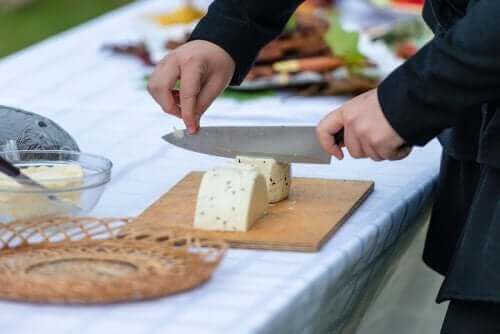 Peynir Kesmek İçin En Önemli İpuçları
