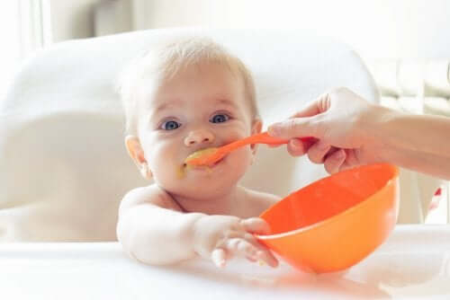 Bebeğiniz İçin Sağlıklı Yemekler Yapmanın On Yolu