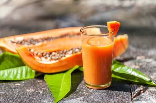 Papaya ve yulaflı smoothie
