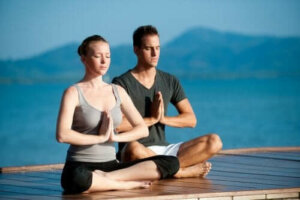 Sevgilinizle Yoga Yapmanın Faydaları