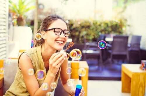 Baloncuk yaparken hiç ne kadar güzel olduklarının farkına vardınız mı?