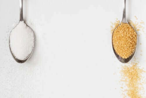 Esmer Şekerin Özellikleri: Beyaz Şekerden İyi Mi?