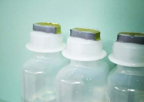 tuzlu solüsyon kapları