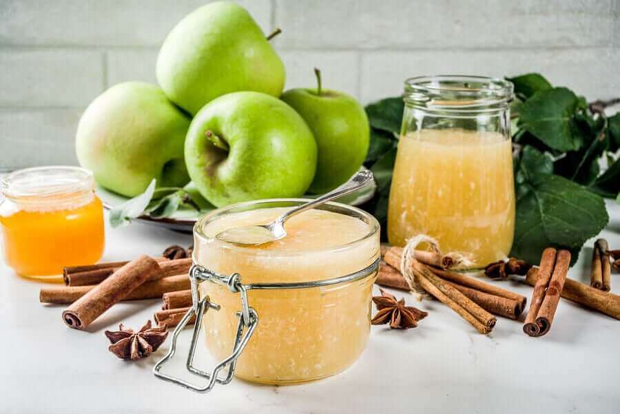 Chia Tohumu ile Sağlıklı Yeşil Elma Jelatini