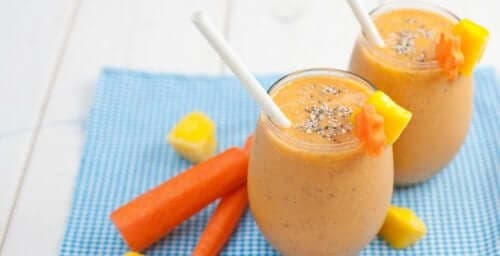 Havuçlu ve karnabaharlı smoothie.