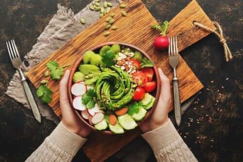 Denemek İsteyebileceğiniz Beş Avokado Salatası