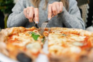 Lezzetli Bir Napoliten Tarzı Pizza Yapın