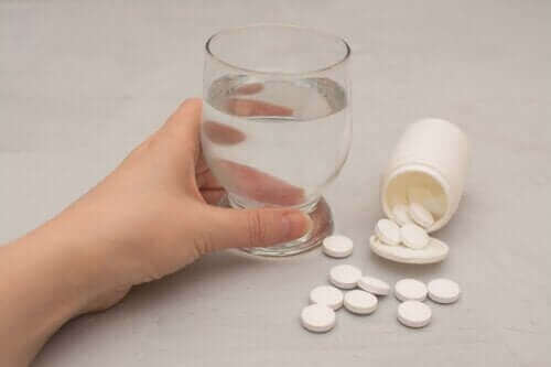 Antiasit Tabletlerin Kötüye Kullanımının Sonuçları Hakkında Bilgi Edinin
