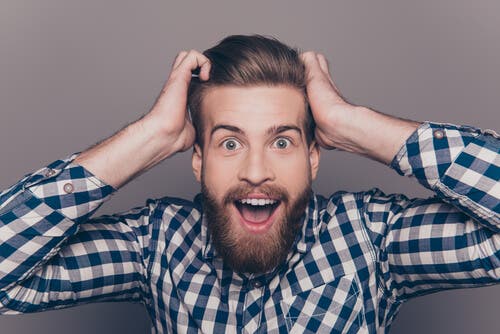 Heyecanlı bir adam.