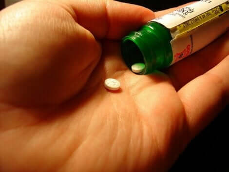 ilaç kullanan insan