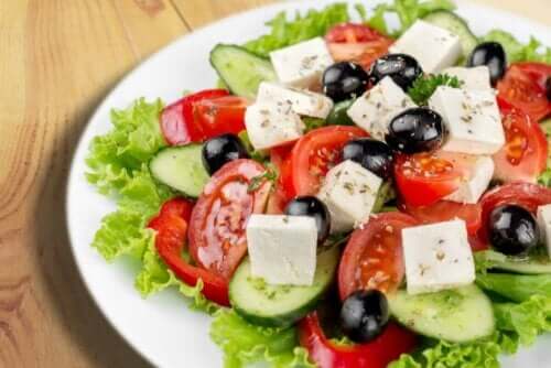 peynirli salata