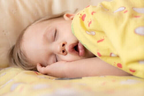 Bebeklerde Uyku Apnesi: Semptomları ve Tedavisi