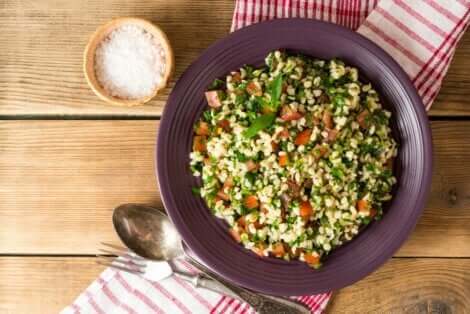 Bir porsiyon Tabbule salatası
