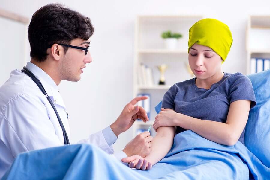 doktor ve kanser hastası