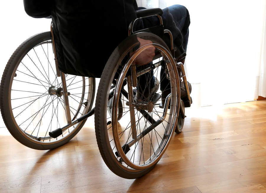 tekerlekli sandalye ve skleroz