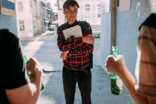 Akran Baskısı ile Mücadele Etmeleri için Çocuklara Nasıl Yardım Edersiniz