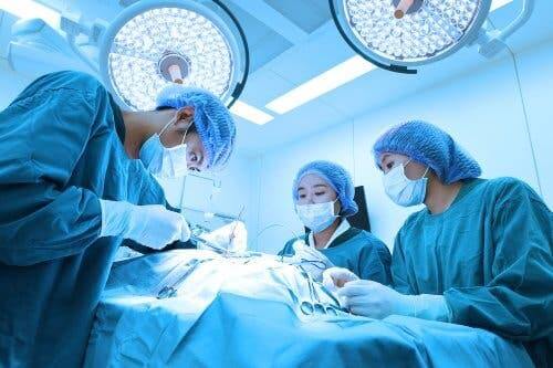 ameliyat doktor hemşire 