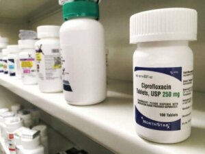 Siprofloksasin: Aksiyon Mekanizması ve Endikasyonları