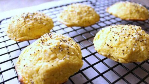 Karnabaharlı Sarımsaklı Ekmek Nasıl Yapılır?