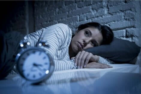 Gece kaygısı yaşayan kadın