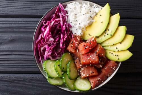 Poke: Son Moda Bir Yemek 2021 