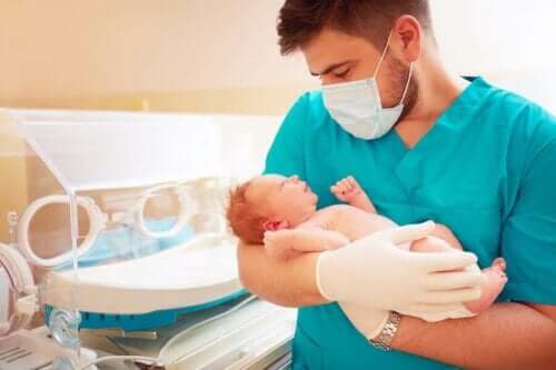 Prematüre Bir Bebek Hastanede Ne Kadar Kalmalıdır?