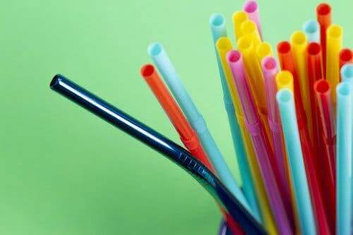 renkli plastik pipetler