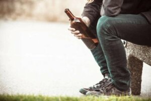 Alkolizmin Nedenleri: Sonuçları ve Tedavisi