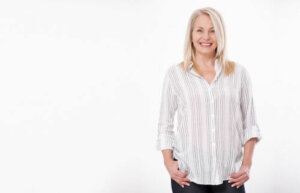 Menopozal Saç Dökülmesi Nasıl Azaltılır