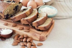 Hindistan Cevizli ve Bademli Ekmek Nasıl Yapılır?