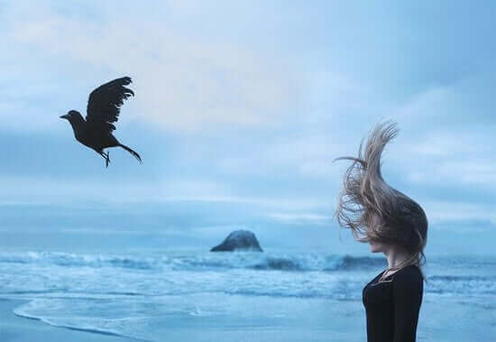 kuş kadın dalga deniz 