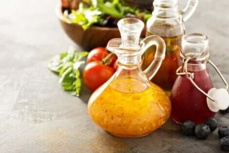 Kinoalı salata için farklı soslar