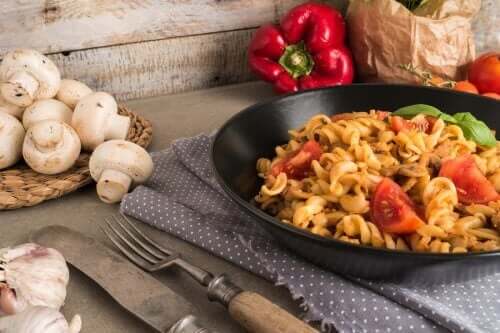 ton balığı ile makarna