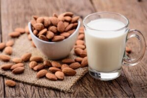 Çocukların Badem Sütü Tüketmesi: Yararları ve Dezavantajları