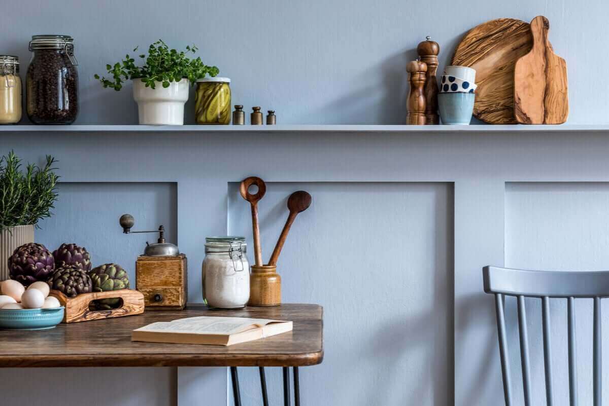 mutfak duvarı ve masası