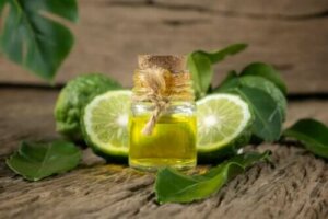 Bergamot Esansiyel Yağı: Faydaları ve Olası Yan Etkileri