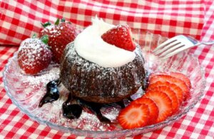 Mikrodalgada Yapılan Bu Lezzetli Kupada Brownie Tarifini Deneyin
