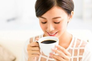 Beyninizin Kahveyi Sevdiğini Biliyor muydunuz? Genç Kalmasına Yardımcı Olur!