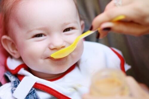 Bebeğinizin Aç Olabileceğinin 5 İşareti