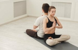 Çift Olarak Yapabileceğiniz 7 Yoga Duruşu