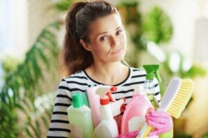 12 Yaygın Kötü Ev Temizliği Alışkanlığı