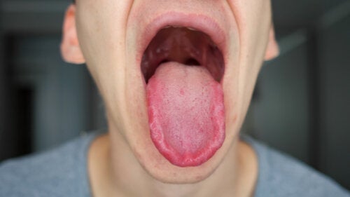 Diliniz mi Uyuştu? Bu 18 Olası Nedeni Kontrol Edin