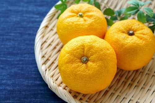 Yuzu’nun Faydaları: C Vitamini İle Dolu Bir Japon Narenciye Meyvesi