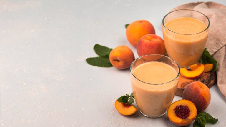 Yaz aylarında kahvaltı ve ara öğünler için 4 taze smoothie